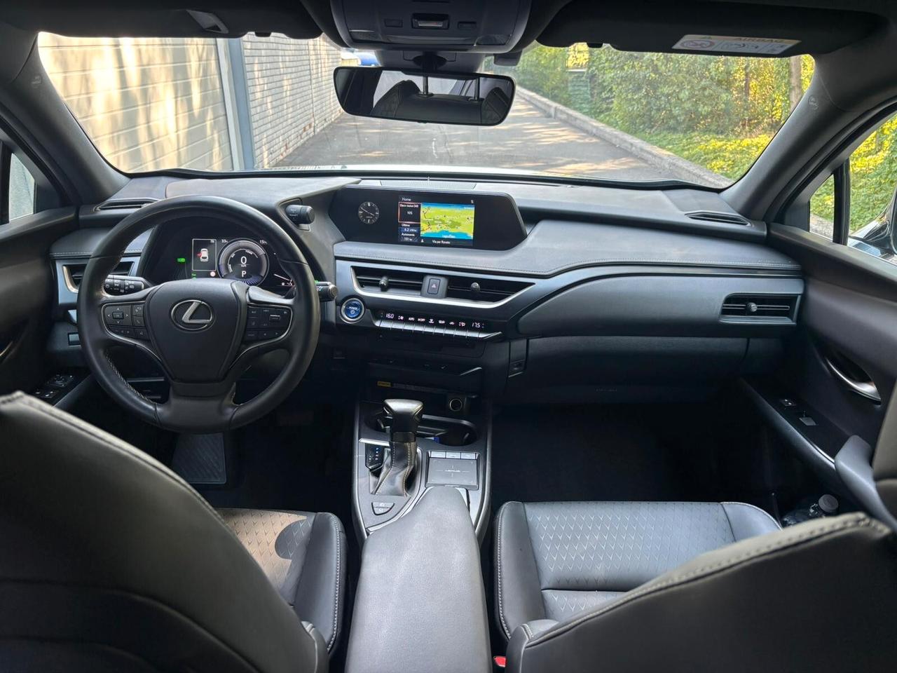 Lexus UX 2019 250h 2.0 Midnight 2wd cvt