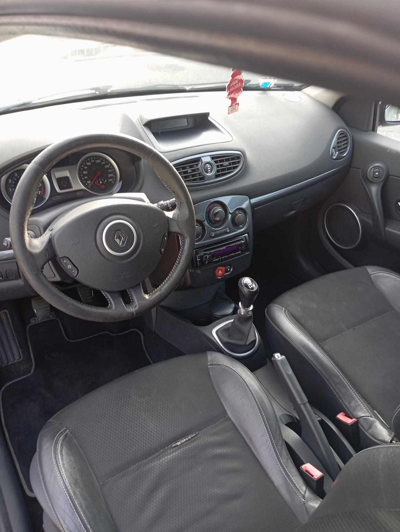 Renault Clio 1.2 16V 3 porte Luxe