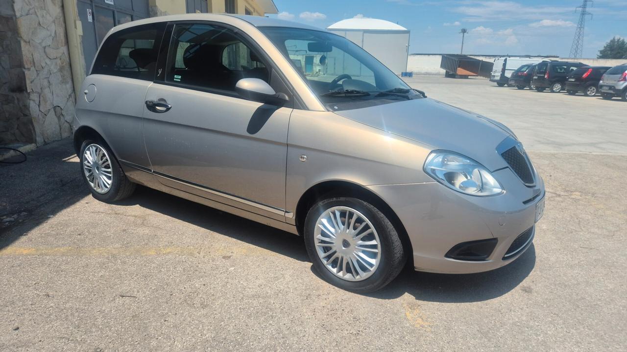 Lancia Ypsilon 1.2 Oro Giallo