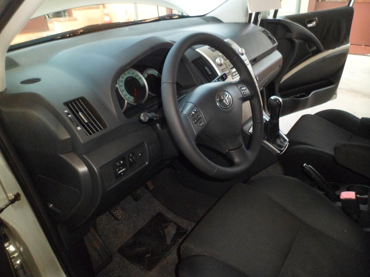 Toyota Corolla Verso 2.0 16V D-4D 7 posti full 05