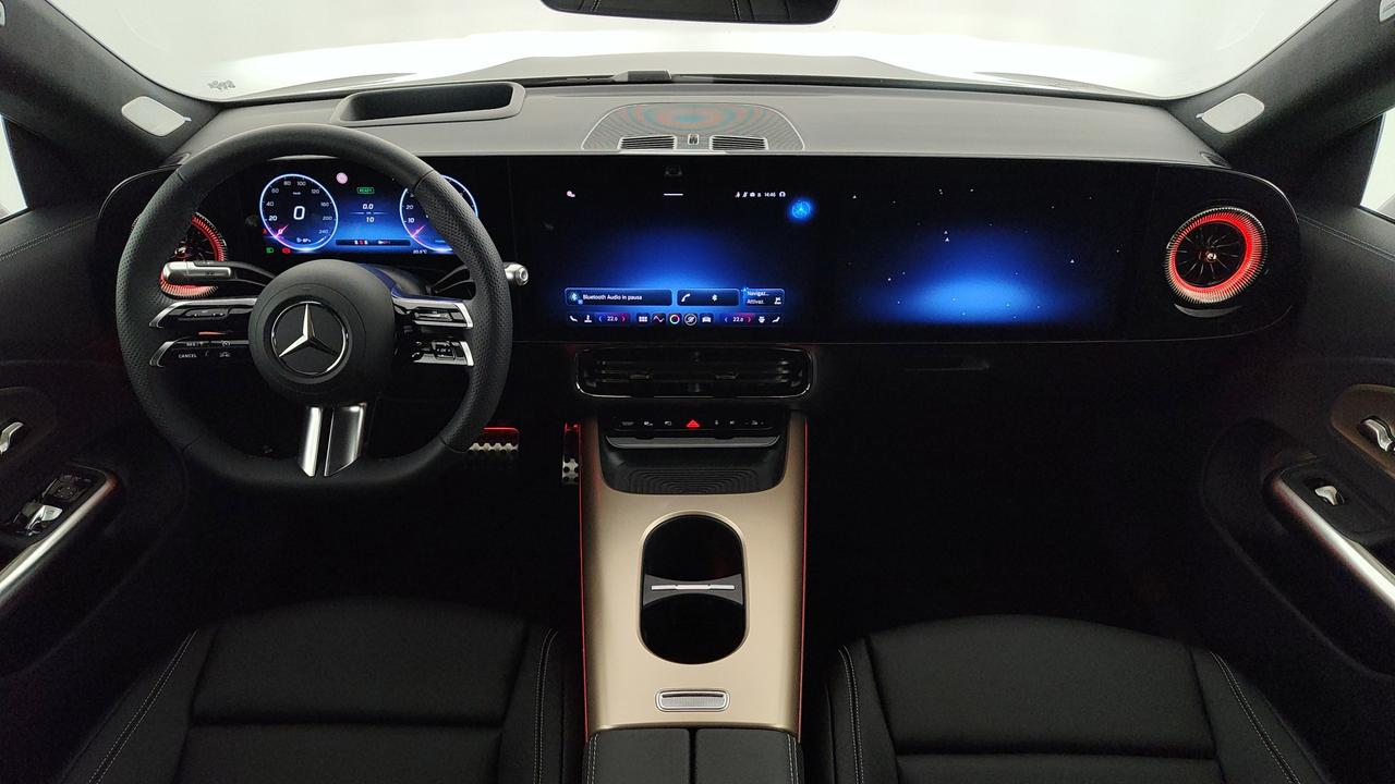 Mercedes-Benz CLA 250+ con tecnologia EQ