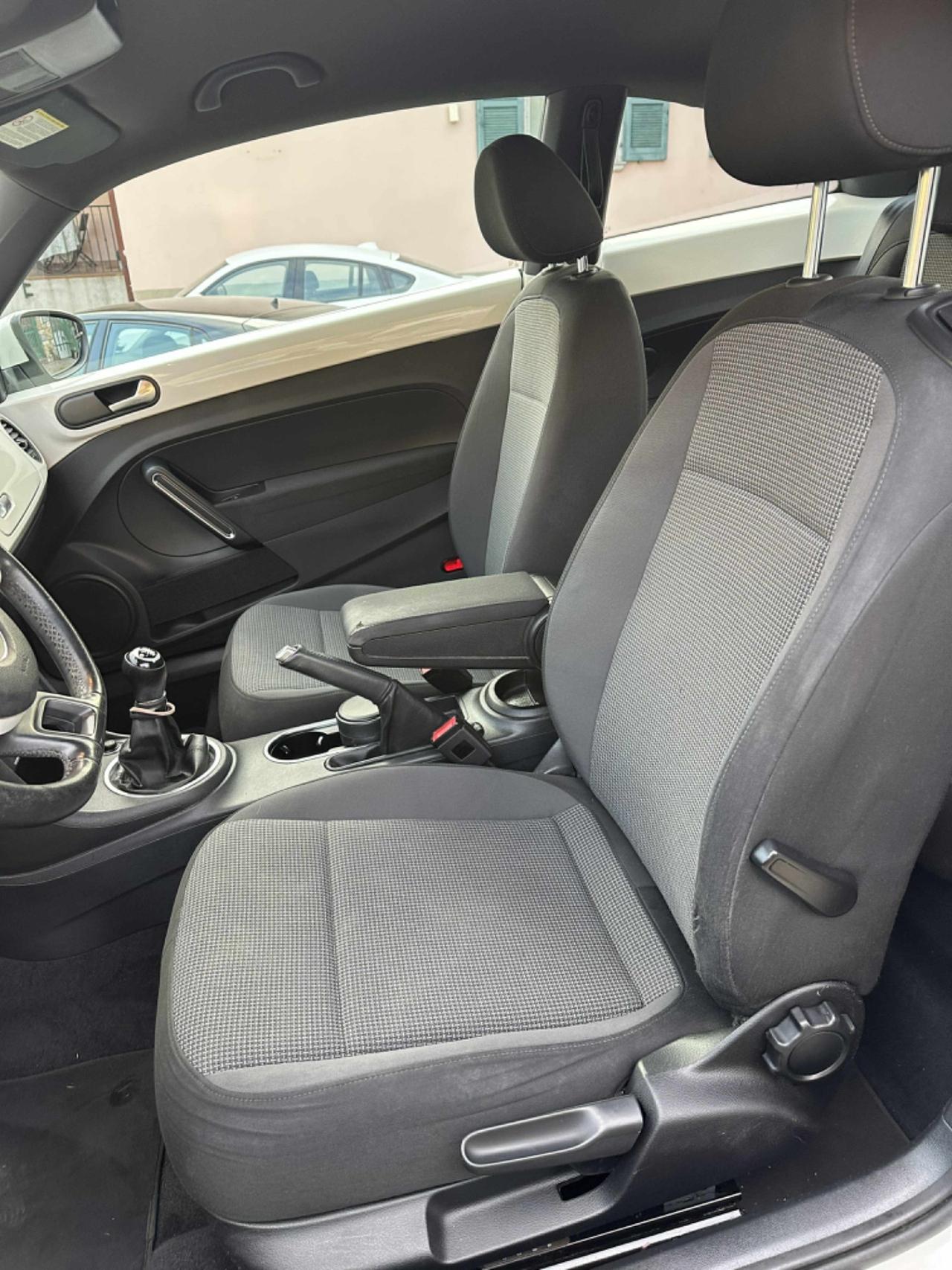Volkswagen MAGGIOLINO BEETLE 1.6 TDI VINTAGE KMCERT