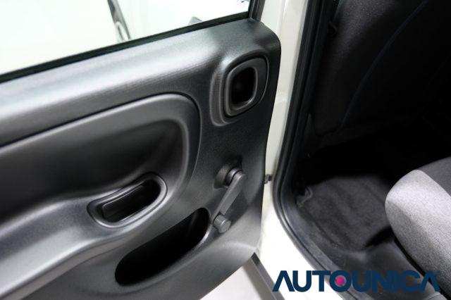 FIAT Panda 1.0 FIREFLY S&S HYBRID CITY CROSS NEOPATENTATI