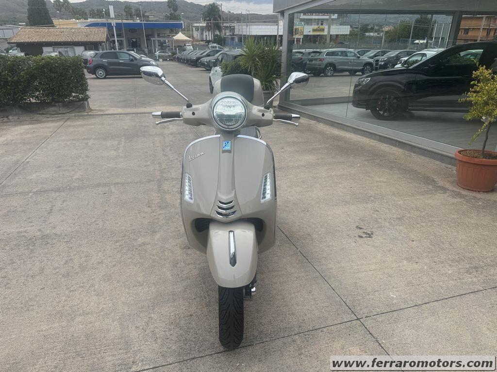 PIAGGIO VESPA 300 GTS KM0 TUA A SOLI 74 EURO AL MESE