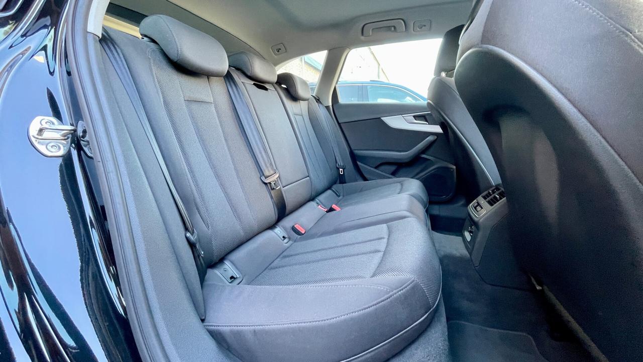 Audi A4 Avant 35 TDI/163 CV S tronic Advanced LED COCKPIT