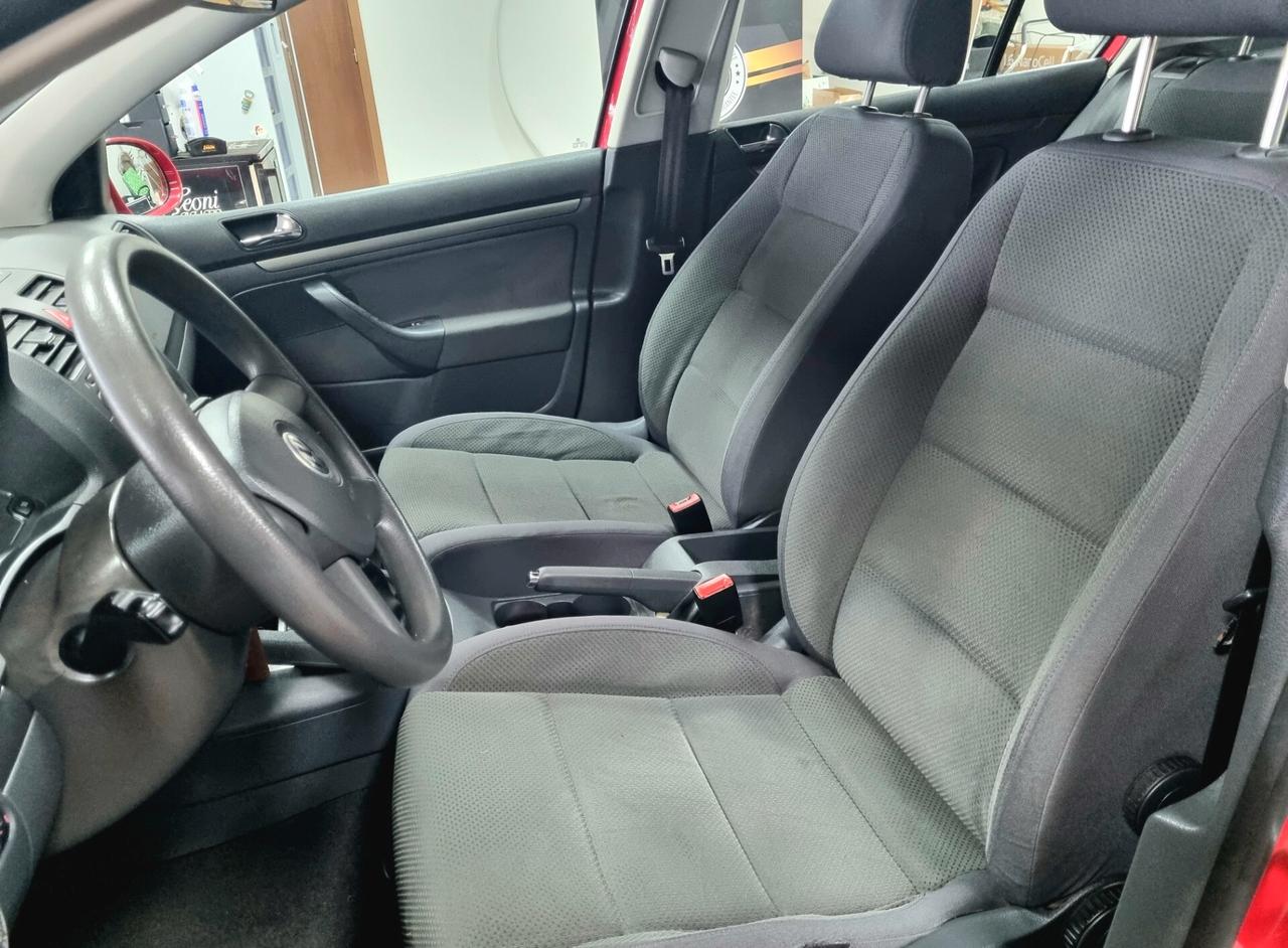 VOLKSWAGEN GOLF 1.6 BENZINA 102CV 5p. COMFORTLINE