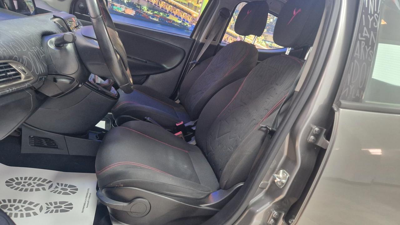 Lancia Ypsilon 1.3 MJT bicolor