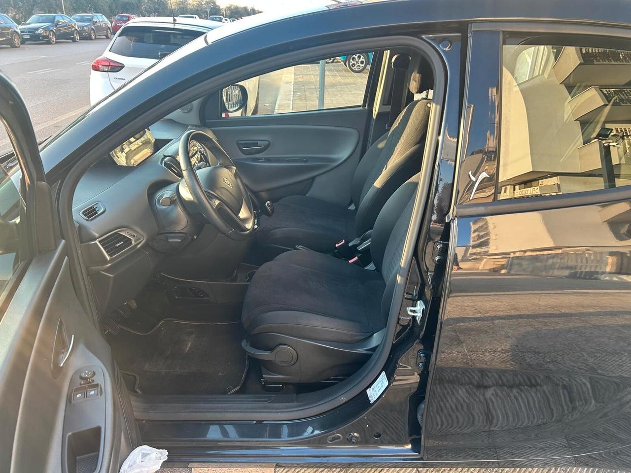 Lancia Ypsilon 1.3 MJT 16V 95 CV 5 porte S&S Elle