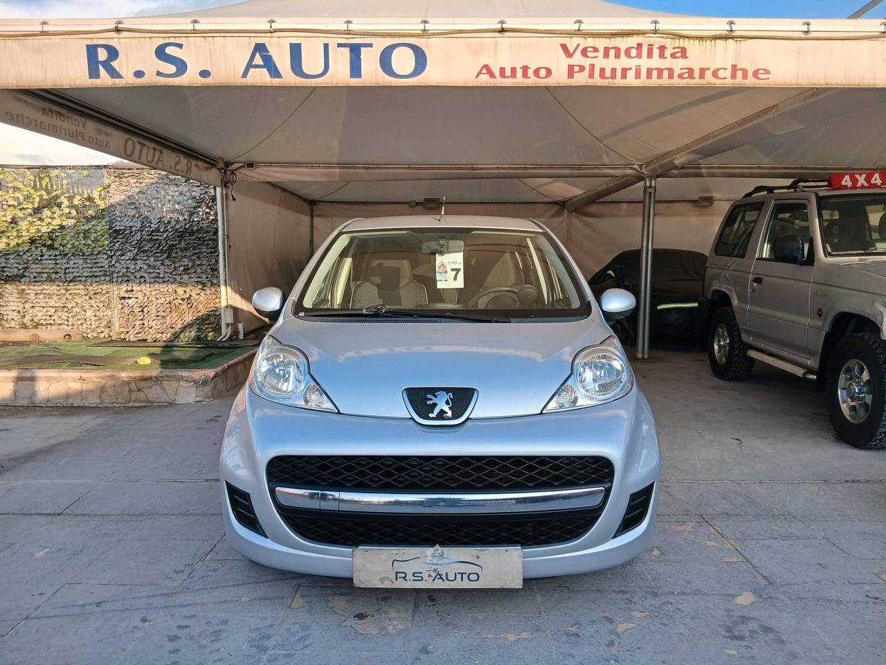 Peugeot 107 1.0b 5p solo km132000 full 10