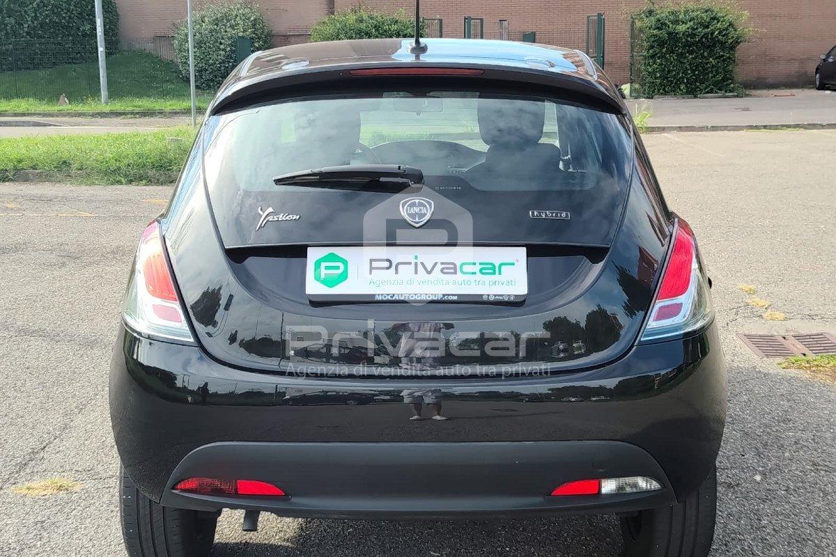 LANCIA Ypsilon 1.0 FireFly 5 porte S&S Hybrid Ecochic Silver