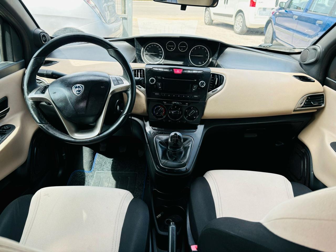 Lancia Ypsilon 1.2 69 CV 5 porte S&S Gold