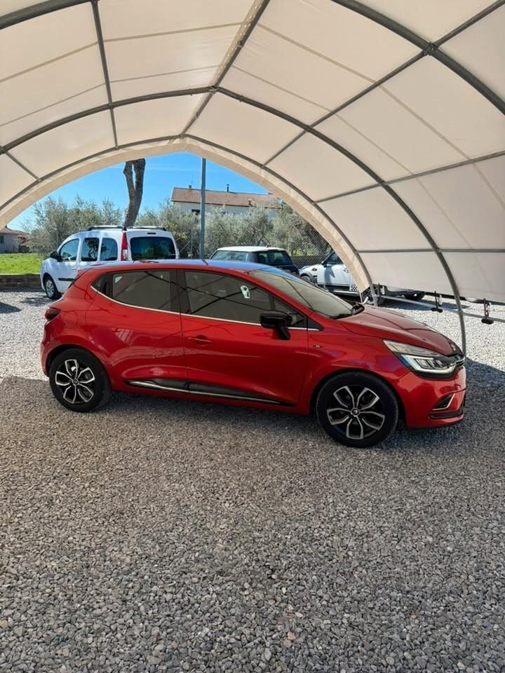 Renault Clio TCe 12V 90 CV 5 porte Moschino Intens