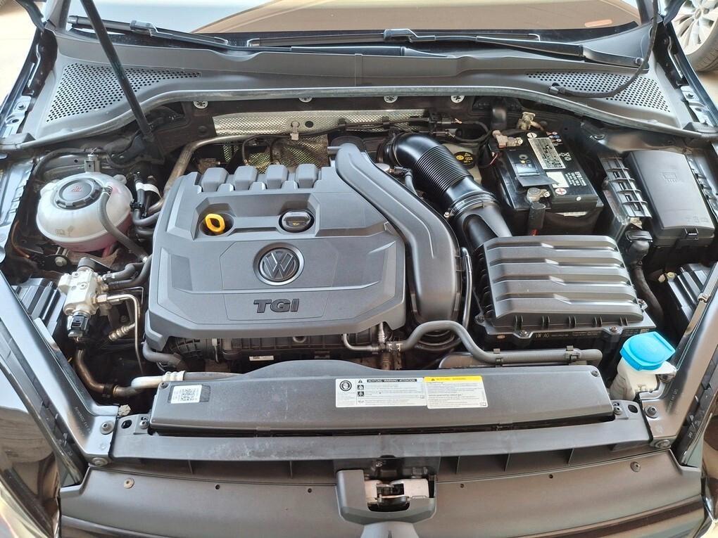 Volkswagen Golf 7.5 1.5 TGI 130cv Pelle/Fari LED - 2019