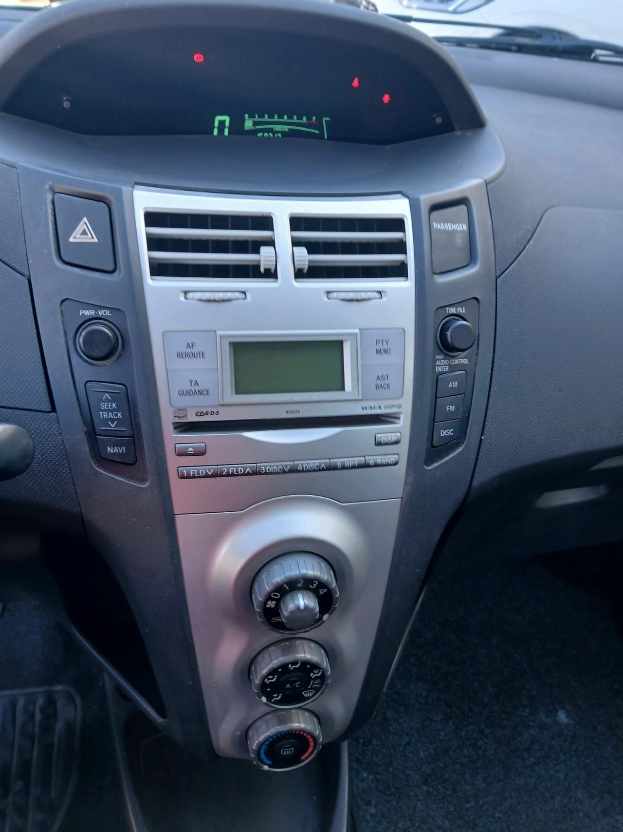 Toyota Yaris 1.3 5 porte Luna