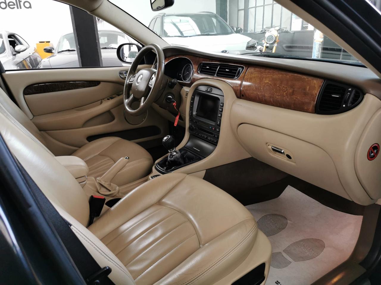 Jaguar X-Type 2.2D cat Wagon Executive GARANZIA 12 MESI
