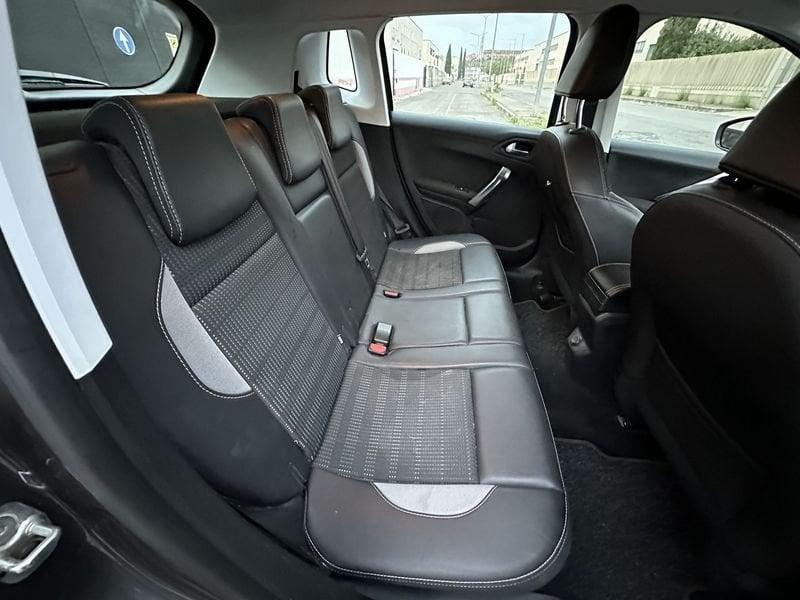 Peugeot 2008 BlueHDi Allure Pack 100cv