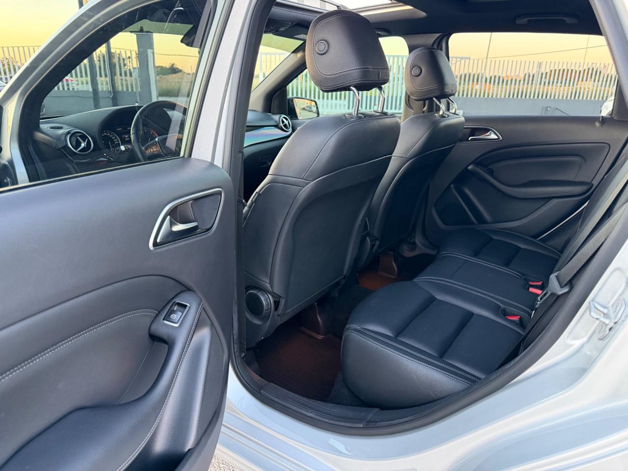 MERCEDES-BENZ B 220 CDI 170CV IPERFULL TETTO MY14