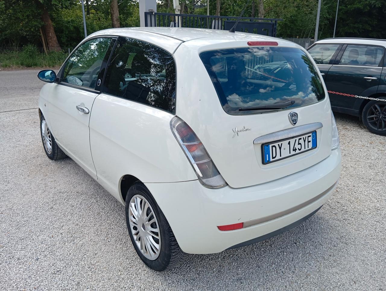 Lancia Ypsilon 1.4 Argento Ecochic GPL