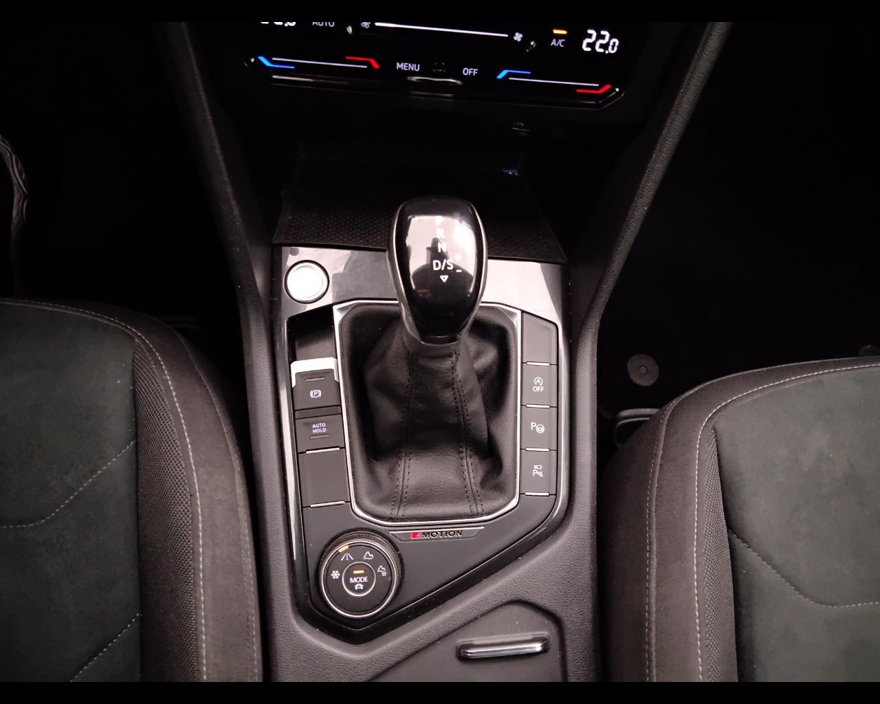 VOLKSWAGEN Tiguan II 2021 - Tiguan 2.0 tdi Elegance 4motion 200cv dsg