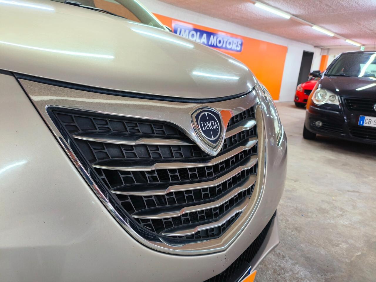 Lancia Ypsilon 0.9 TwinAir 85 CV 5 porte S&S Gold