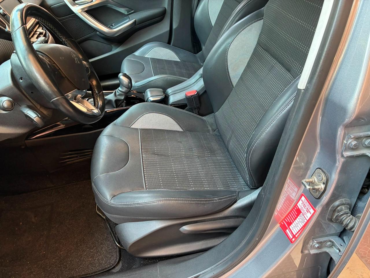 Peugeot 2008 1.6HDi GTLine perfetta-17