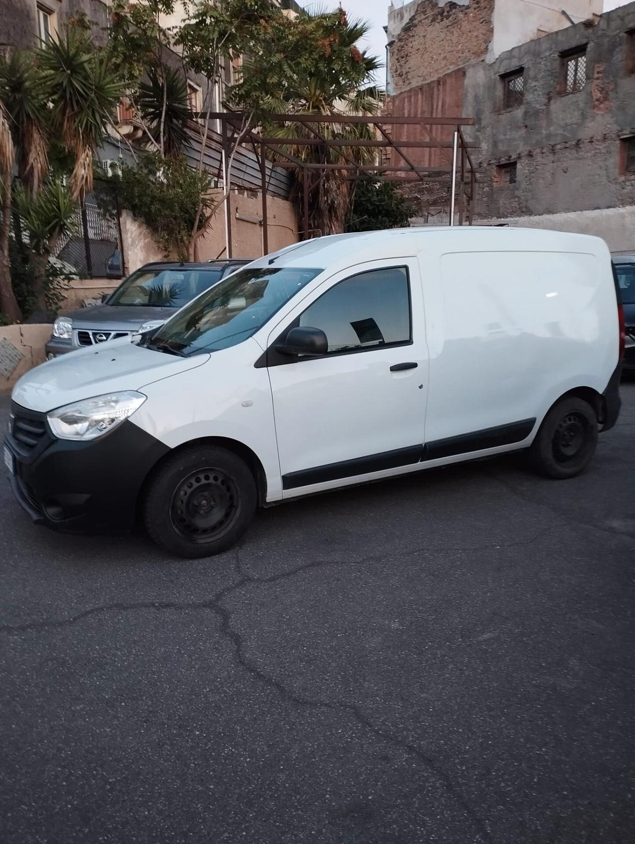 DACIA DOKKER 1.5 DCI 2016