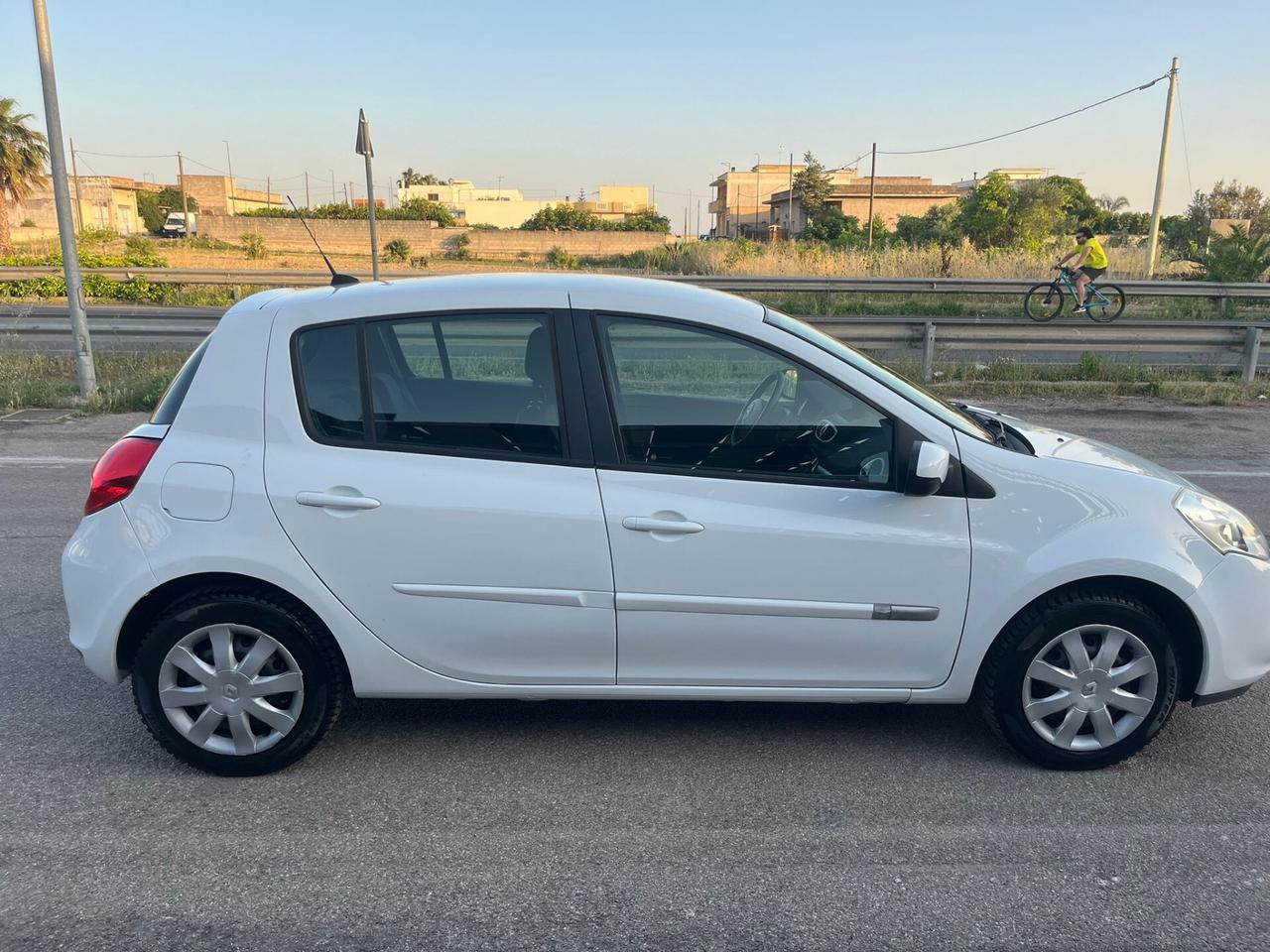 Renault Clio 1.2 5 porte GPL Dynamique 2012