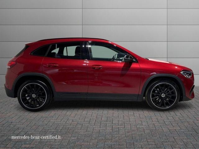 MERCEDES-BENZ GLA 200 d Auto 4Matic Premium