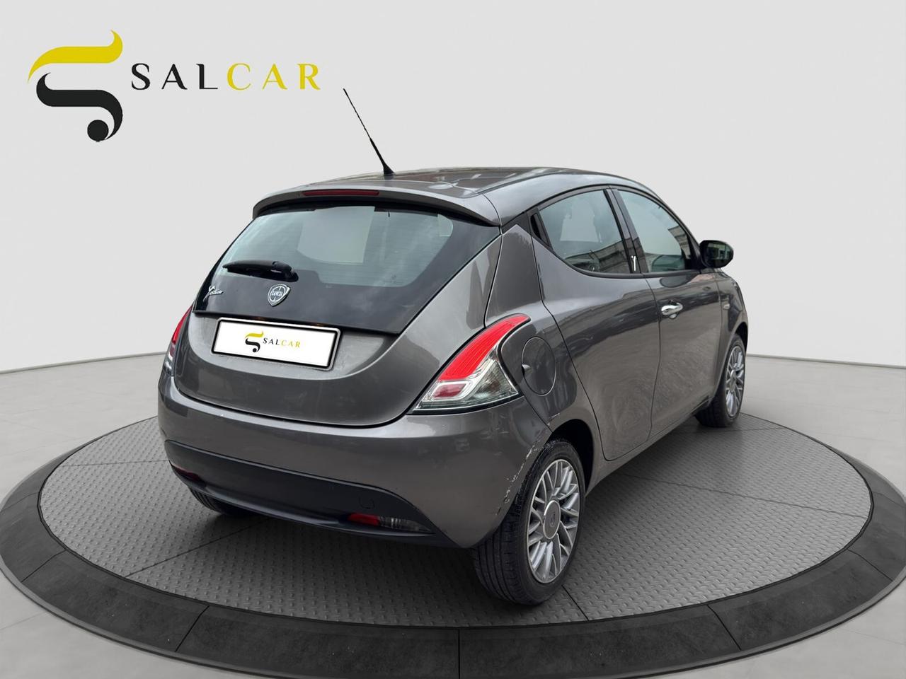 Lancia Ypsilon 1.2 69cv GPL Gold 2012
