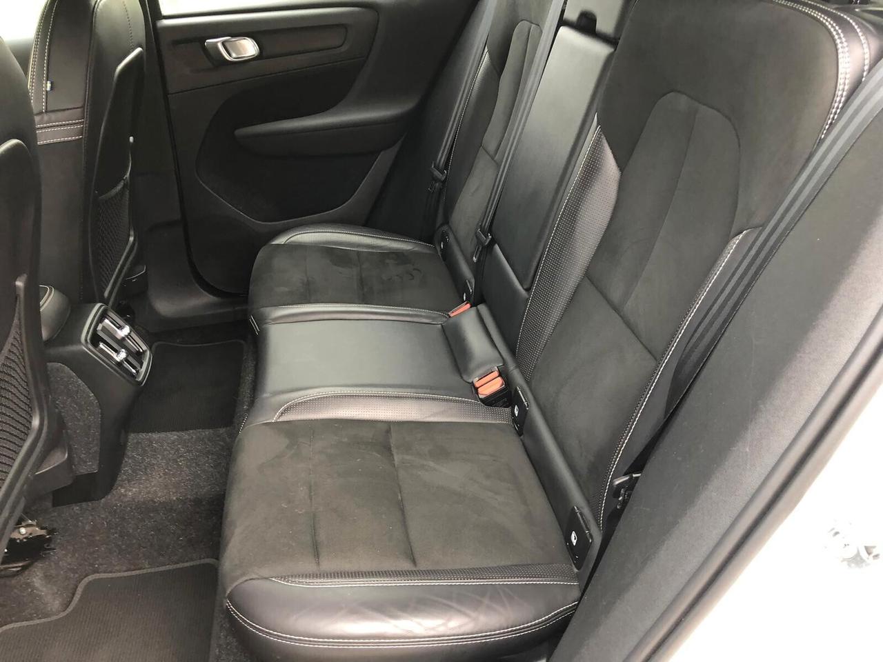 Volvo XC40 D3 Geartronic R-design UNICO PROPRIETARIO IVA DEDUCIBILE GARANZIA CONFORMGEST COMPLETA 12 MESI RINNOVABILE FINO A 60 MESI