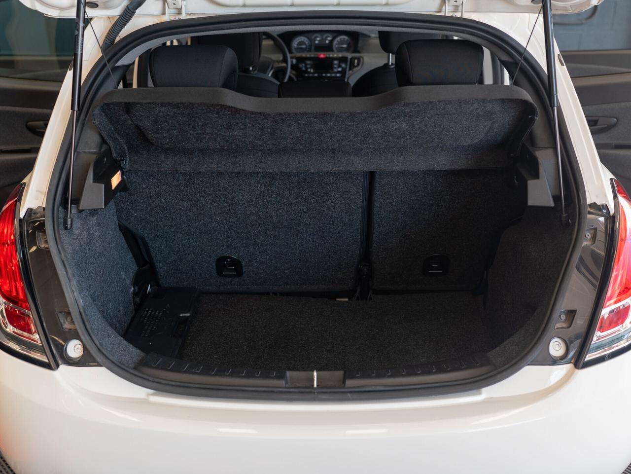 Lancia Ypsilon 1.0 FireFly Hybrid 70 cv 5 porte