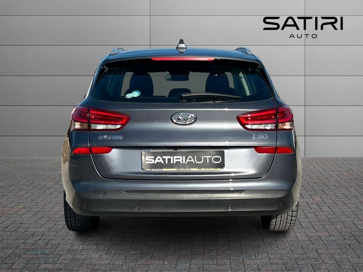 HYUNDAI i30 - i30 1.6 CRDi VGT 16V 115CV 5p. Dynamic wagon