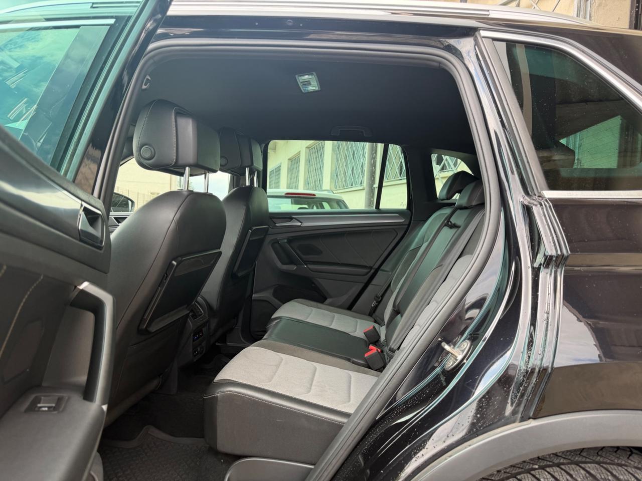 Volkswagen Tiguan 2.0 BiTDI SCR DSG 4MOTION Advanced R-Line BMT