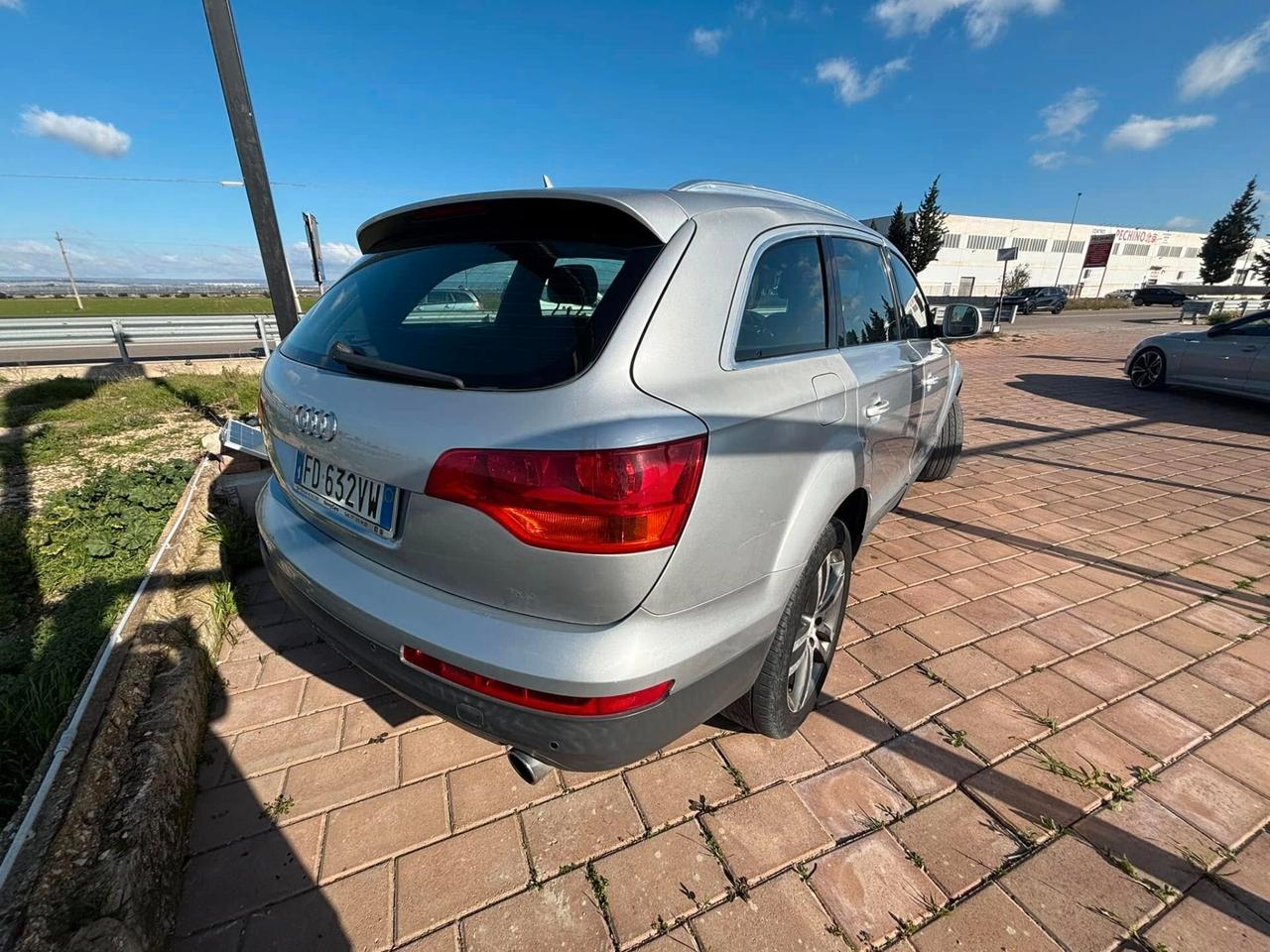 Audi Q7 3.0 V6 TDI 233CV quattro tiptronic s line