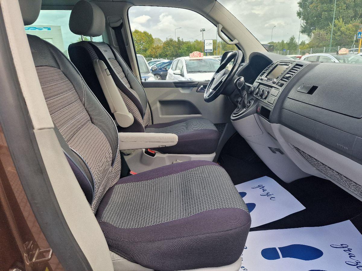 VOLKSWAGEN - Caravelle T5 4MOTION 8 POSTI