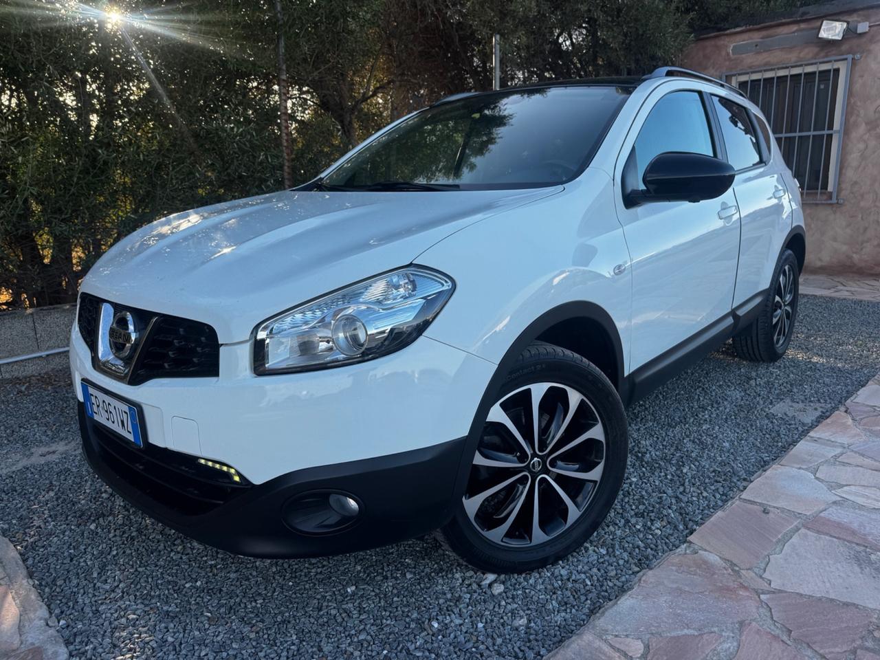 Nissan Qashqai 1.6 dCi DPF 360