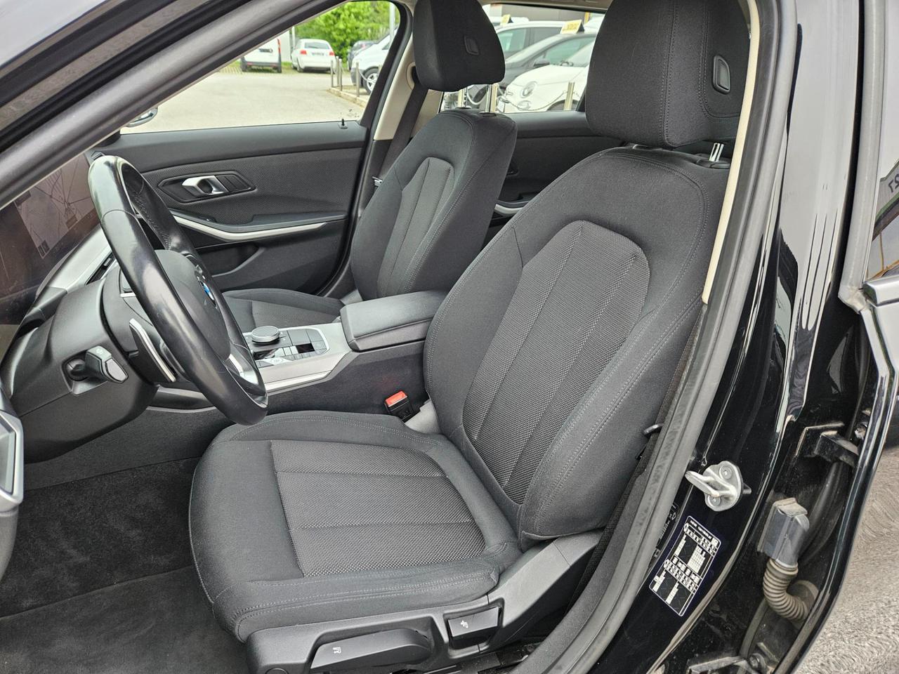 BMW 318 d Touring mhev 48V auto