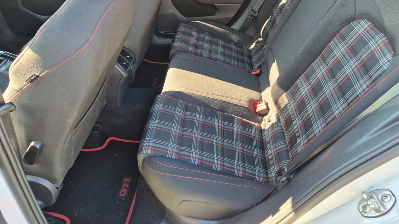 Volkswagen Golf GTI Performance 2.0 245 CV TSI 5p. BMT