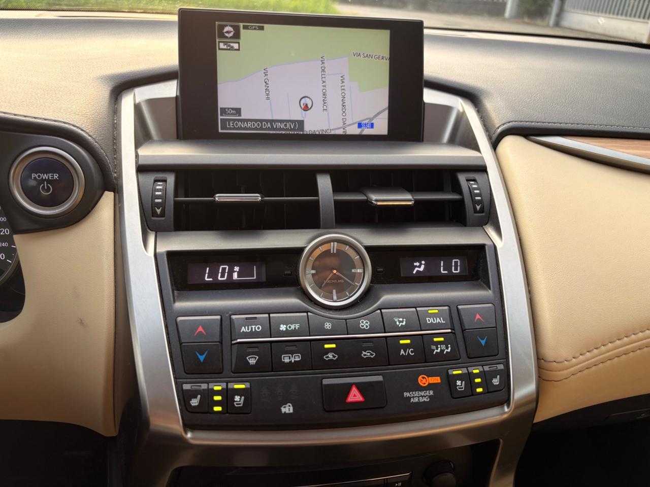 Lexus NX 300h Hybrid 4WD F-Sport 2016