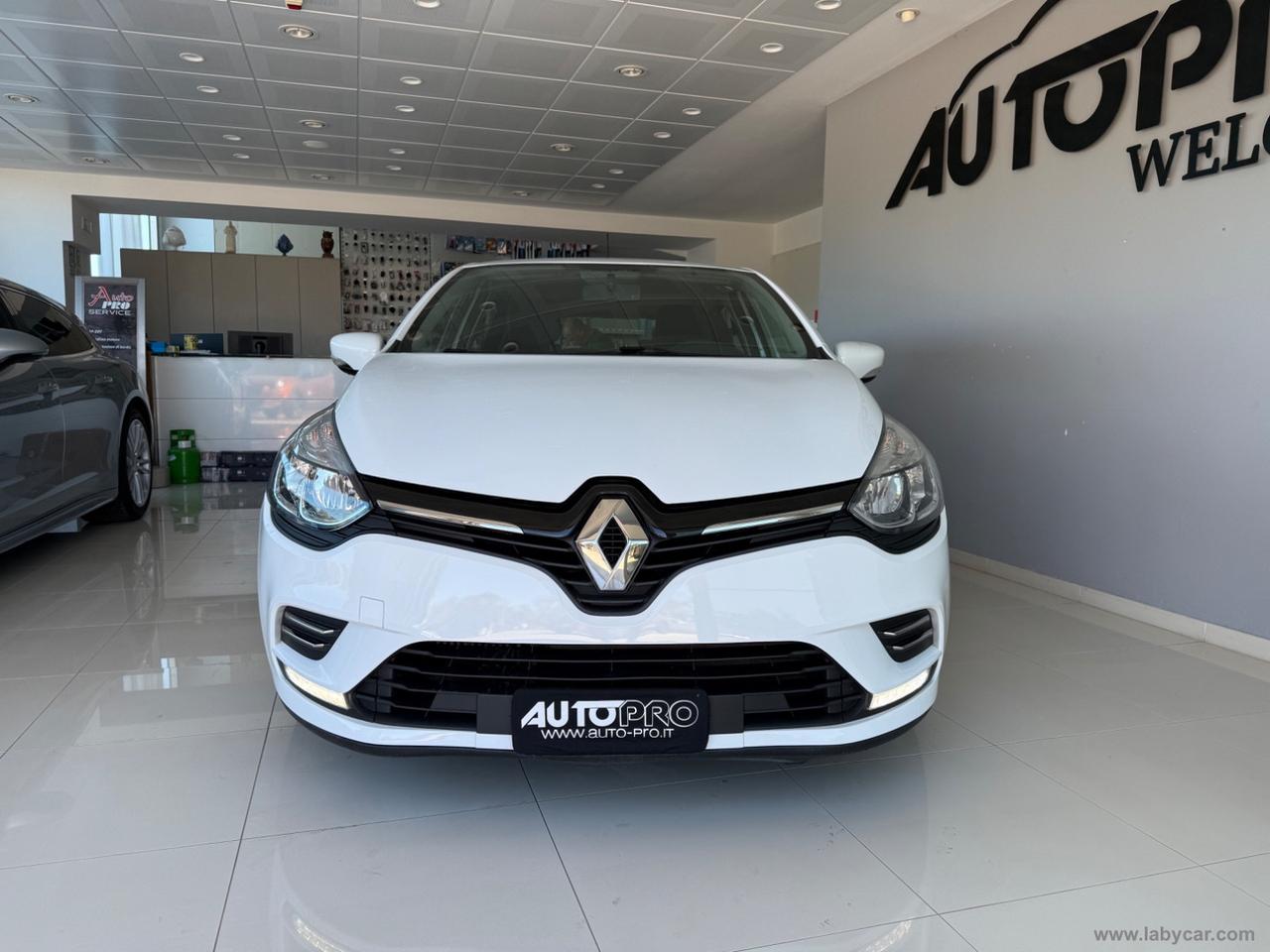 RENAULT Clio dCi 8V 75CV 5p. Moschino Zen