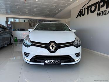 RENAULT Clio dCi 8V 75CV 5p. Moschino Zen