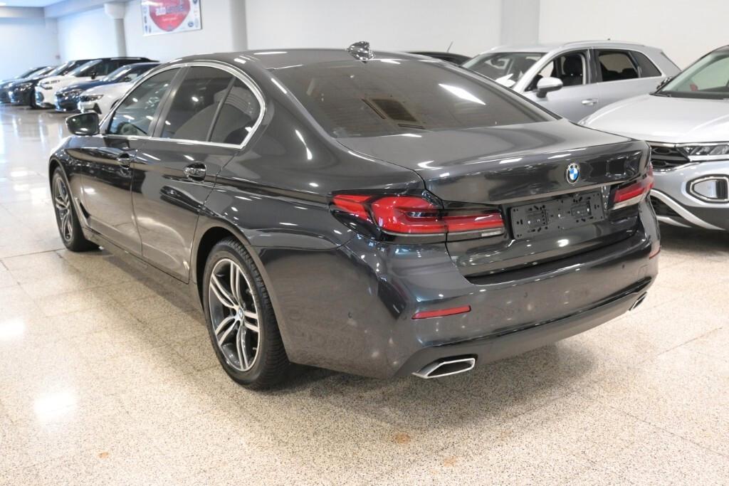 BMW 518D 150CV STEPTRONIC 48V BUSINESS DESIGN ( FARI LED - BMW DIGITAL COCKPIT - BMW DISPLAY KEY - PELLE - HEAD-UP DISPLAY - CRUISE - NAVI - MIRROR - PARK ASSISTANT - TELECAMERA POST. - CERCHI 18 )