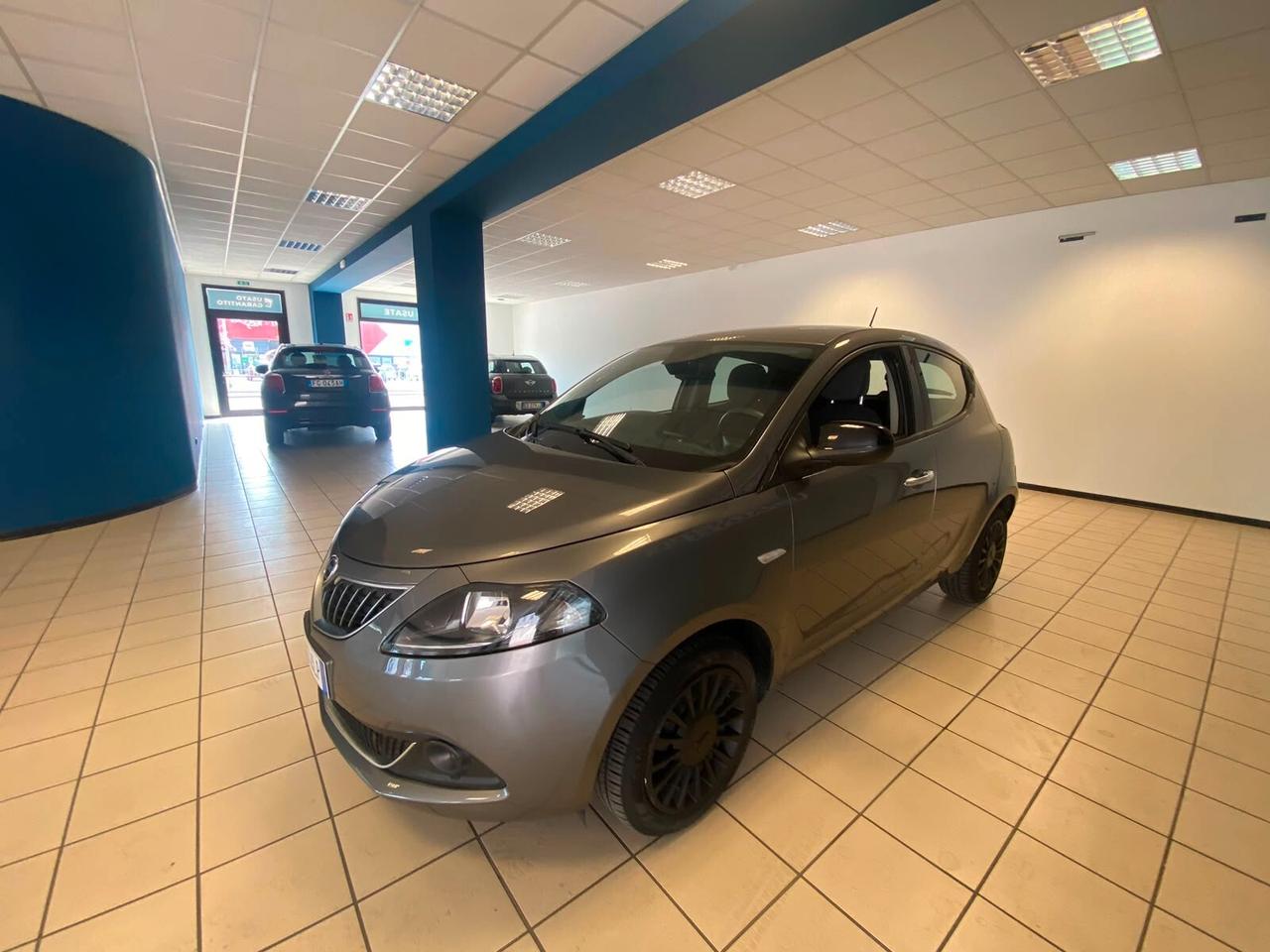 Lancia Ypsilon 1.0 FireFly 5 porte S&S Hybrid Ecochic Gold