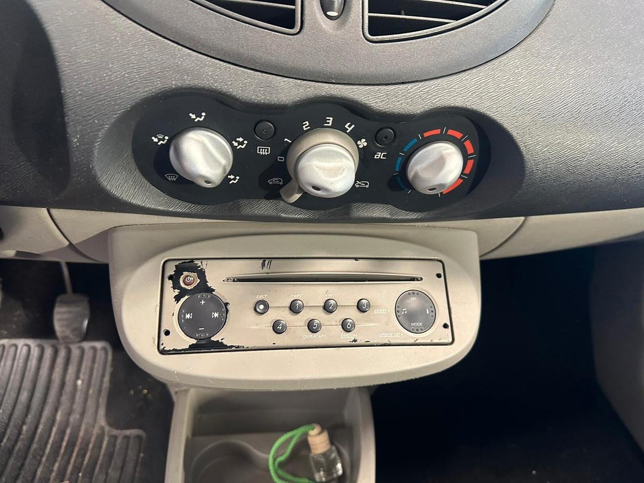 Renault Twingo 1.2 16V Initiale