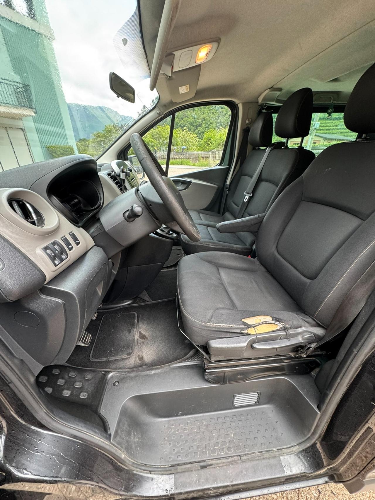 Renault Trafic 9 posti 1.6 dCi 125CV L2 gancio traino