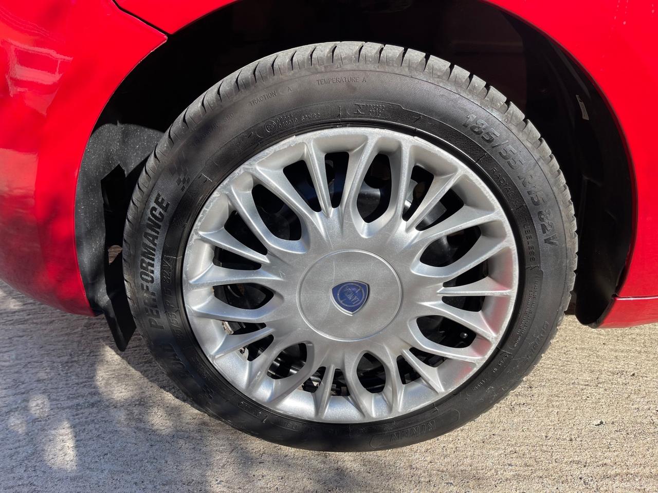 Lancia Ypsilon 1.2 69 CV GPL Ecochic Gold PERMUTA