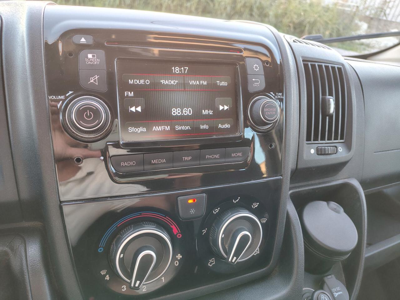 Fiat Ducato 33 2.3 MJT 130CV PM-DC Cabinato 7 POSTI GRU FASSI