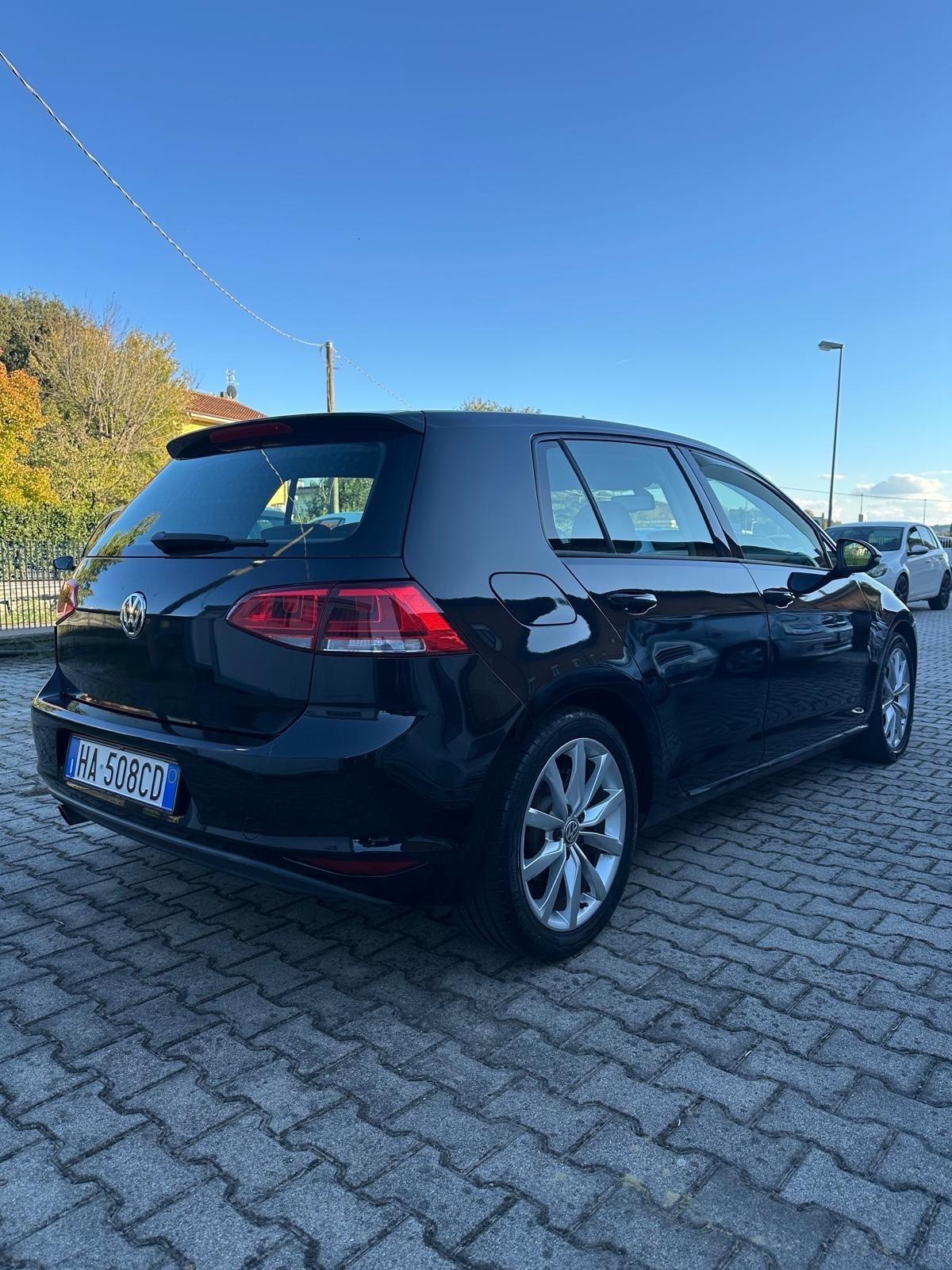 Volkswagen Golf Business 1.6 TDI DSG 5p. Highline BlueMotion Technology