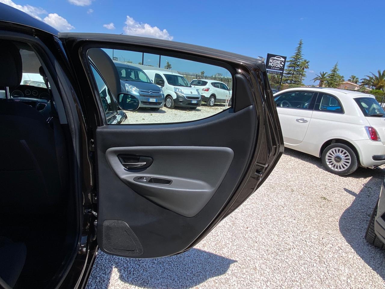 Lancia Ypsilon 1.2 69 CV Unyca UNICO PROPIETARIO,NEOPATENTATI