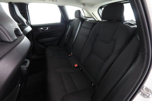 VOLVO XC60 XC60 B4 (d) AWD Geartronic Momentum Pro